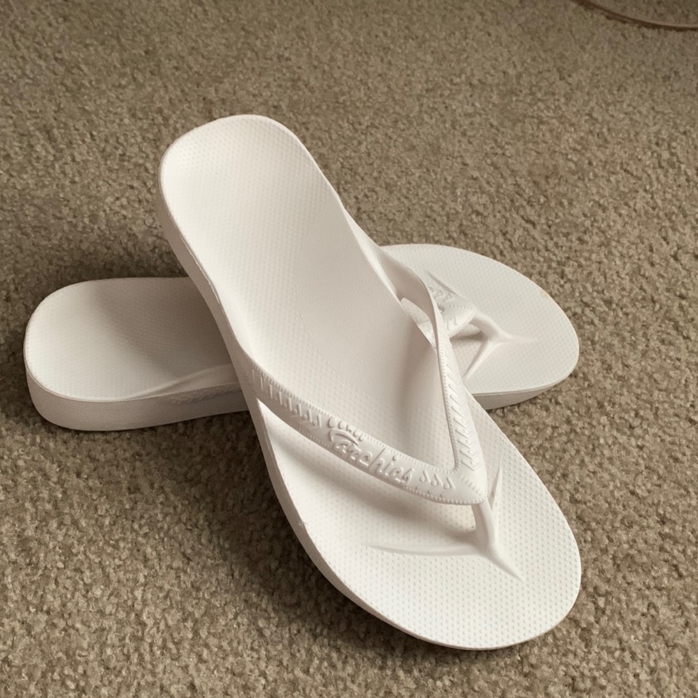 ARCHIES ARCH SUPPORT FLIP FLOPS SIZE 8